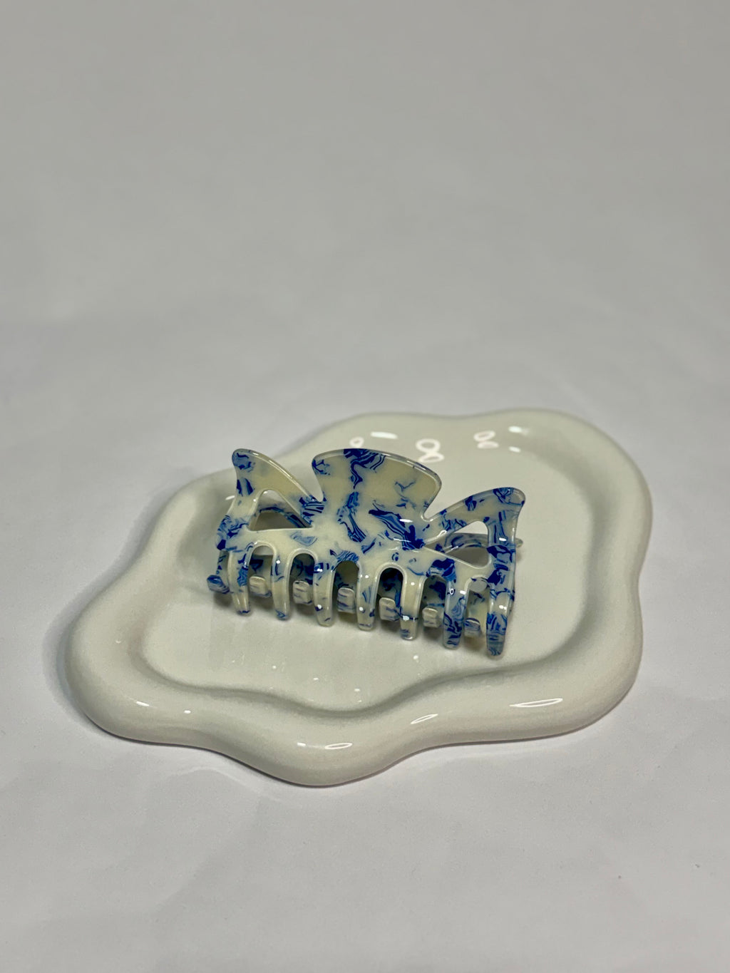 Vintage Toile Pattern Porcelain Clips